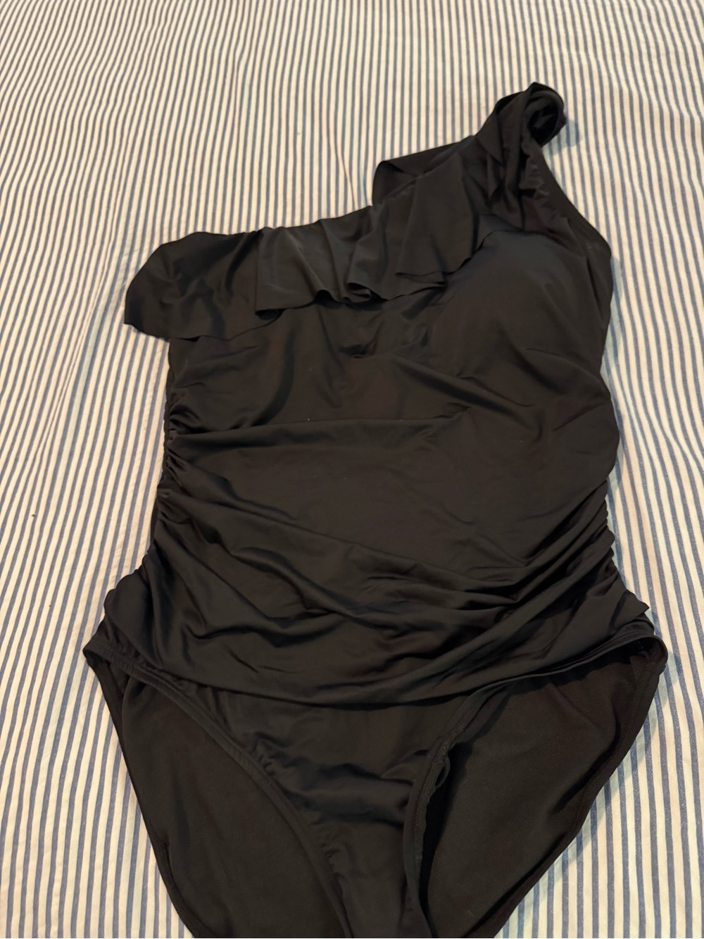 One-Shoulder Ruffled Black Women’s One-Piece Swimsuit